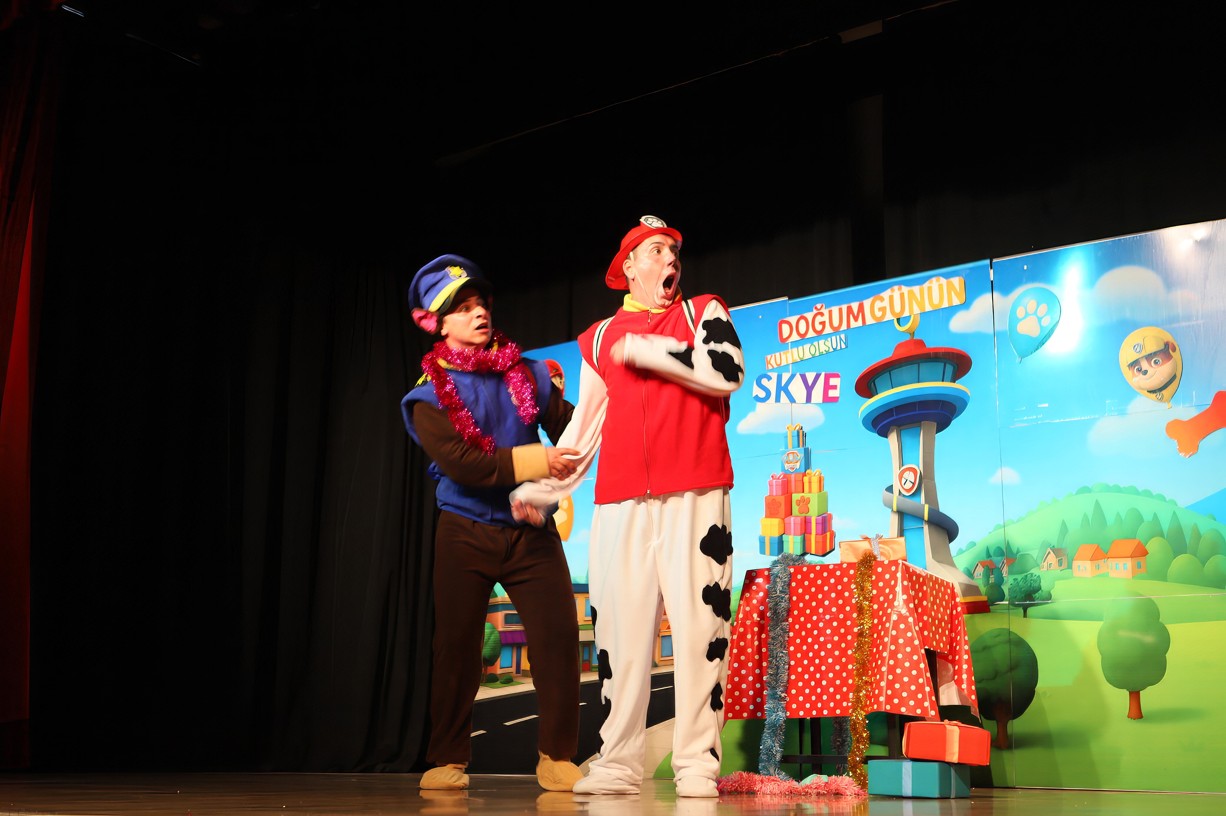 Paw Patrol Sürprz Doğum Günü